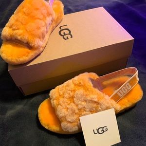 NWT ✨rare find✨ Fluff Yeah Ugg Slippers (size 8)